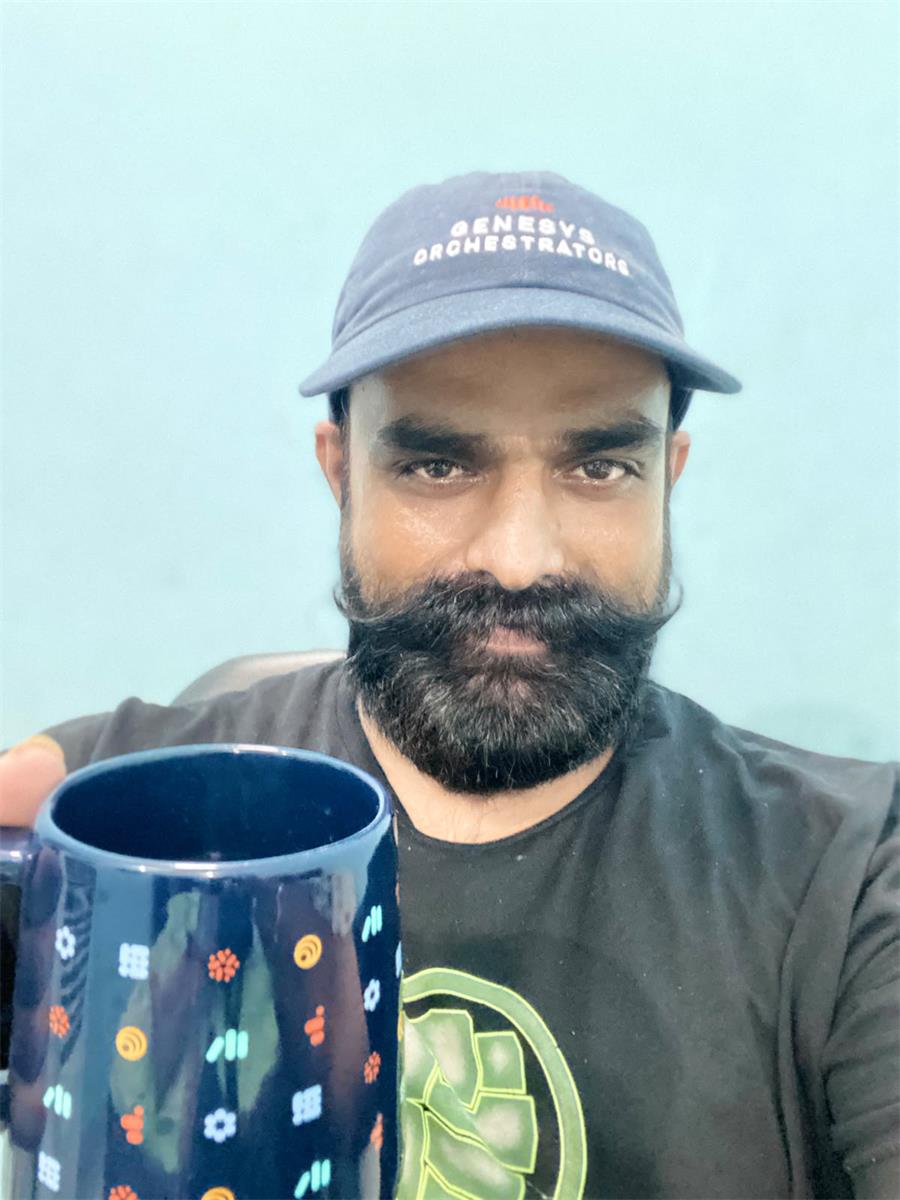 Selfie with Genesy Cap and Mug